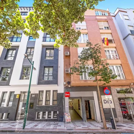 Apartment Picasso Con Patio Trasero